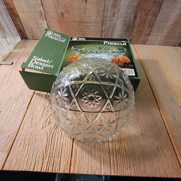 Anchor Hocking Prescut Clear 8.75" Round Salad/Dessert Bowl w/ Original Box - Picture 5 of 5
